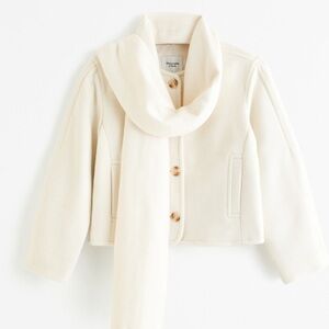 TOP RATED
Removable Scarf Double-Cloth Wool-Blend Jacket